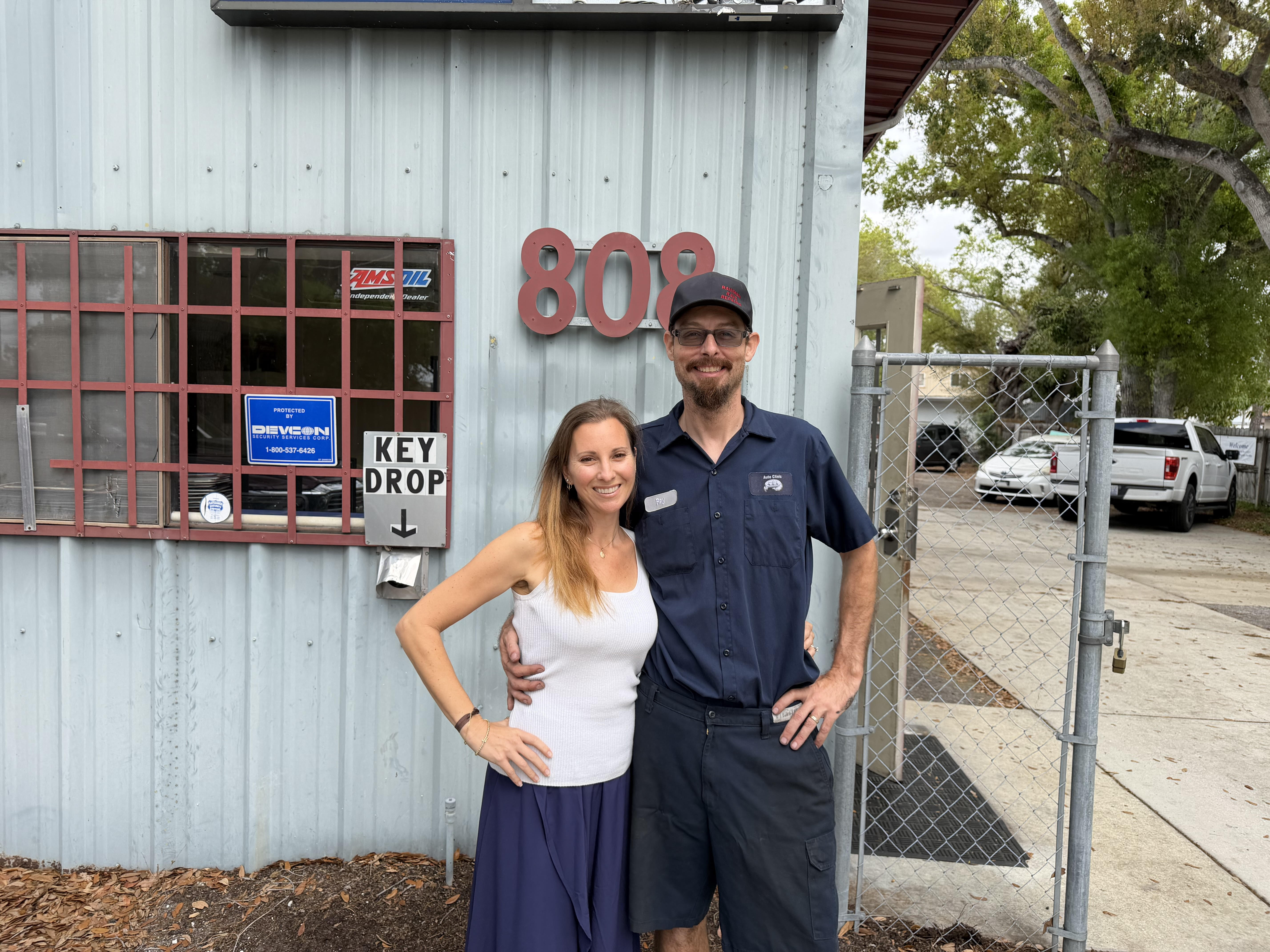Ray's Auto Clinic - Logo